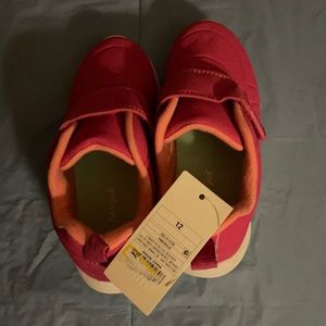 Brand new kids snicker